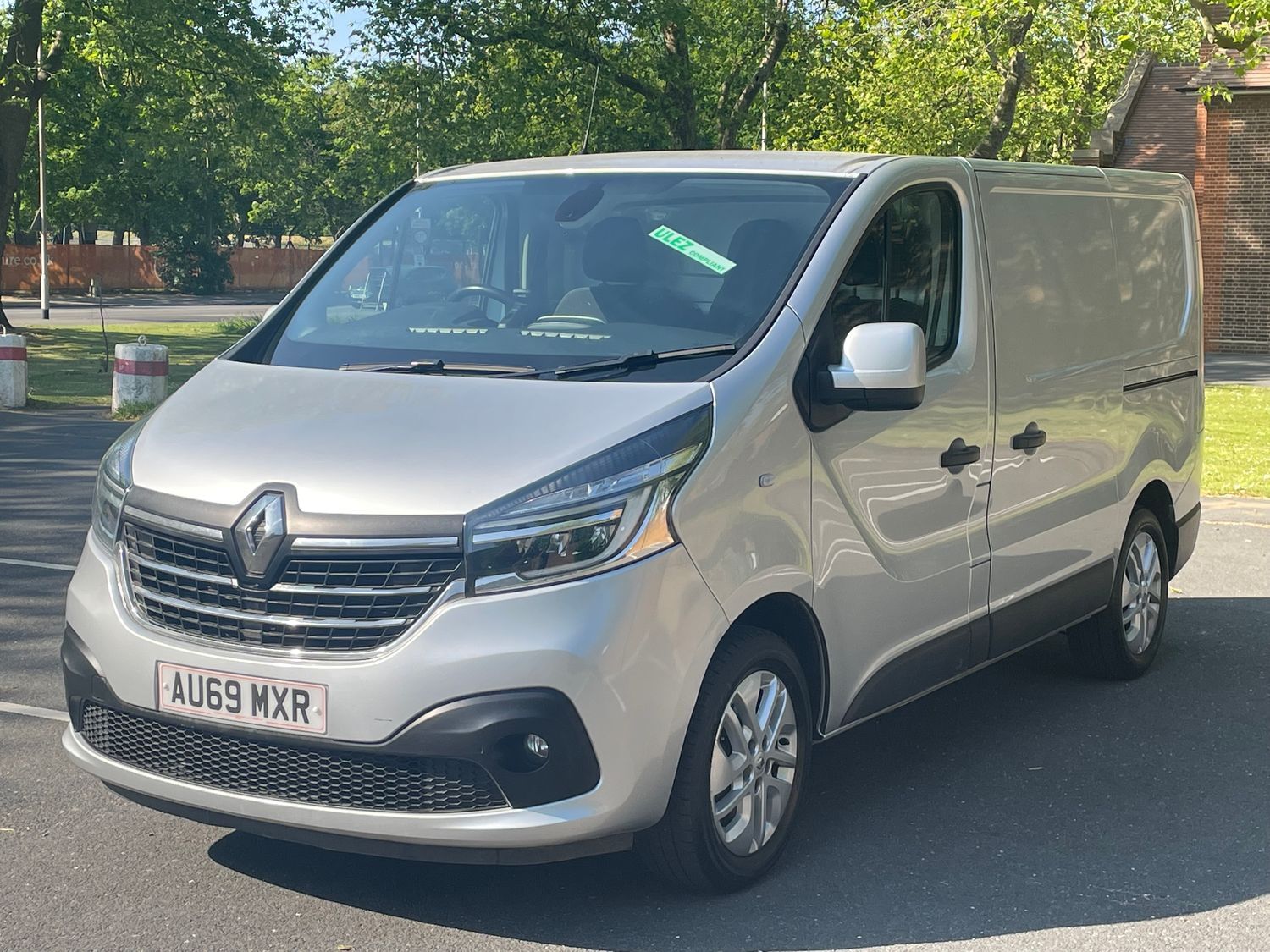 Renault trafic sport sales nav